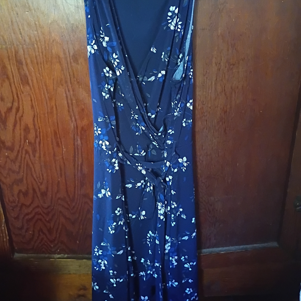 41 Hawthorn Navy Floral Midi Dress